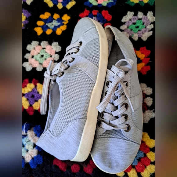 Maurices Gray Mesh Lace-Up Memory Foam Sneakers - Size 8 - Picture 2 of 6